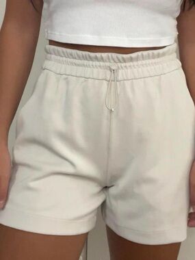 Lululemon Softstream Short with adjustable waistband. Color: Bone
